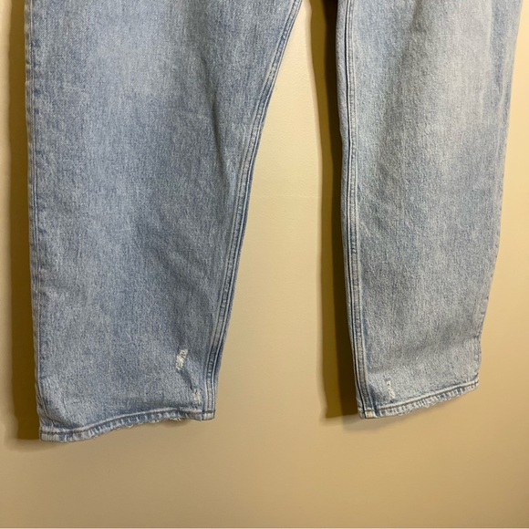 Abercrombie Ultra High Rise 90s Straight Jean NWT - Picture 9 of 9